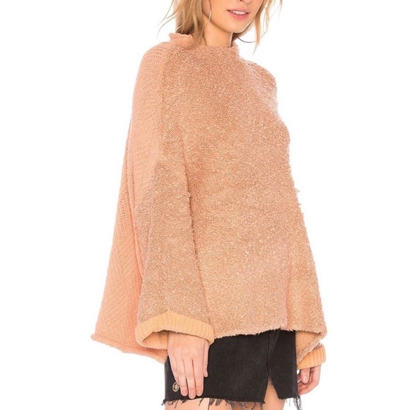 Free People Tops - FREE PEOPLE SWEATER